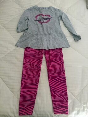 Under Armour Kids' Gray Peplum Top & Pink Zebra Leggings Set